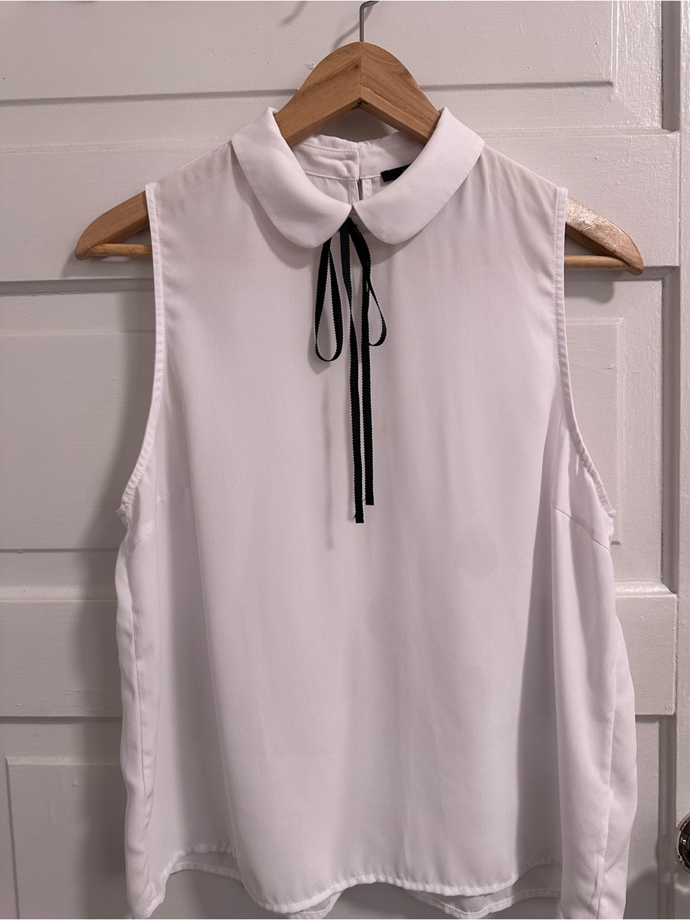 White Sleeveless Peter Pan Collar Top with Black Ribbon Tie